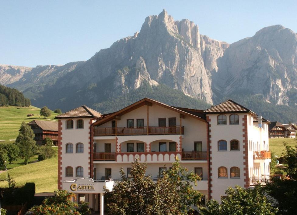 Hotel Castel Oswald Von Wolkenstein Castelrotto Bagian luar foto
